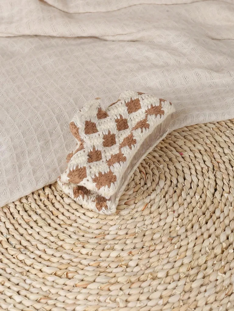 Knitted hairpin