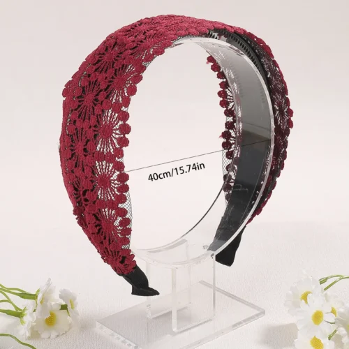 Wide wavy headband