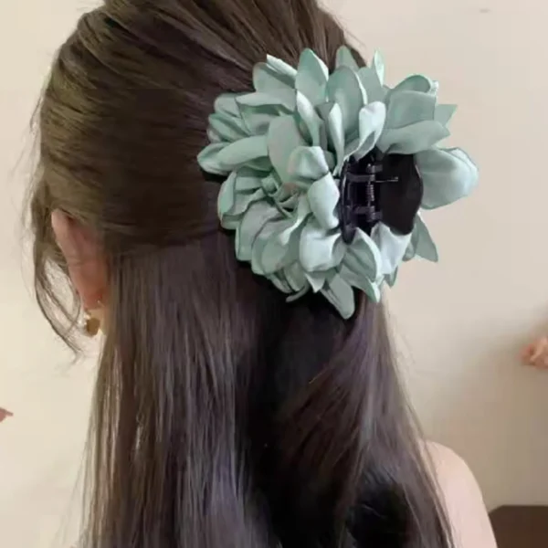 Multi-layer rose hair claws
