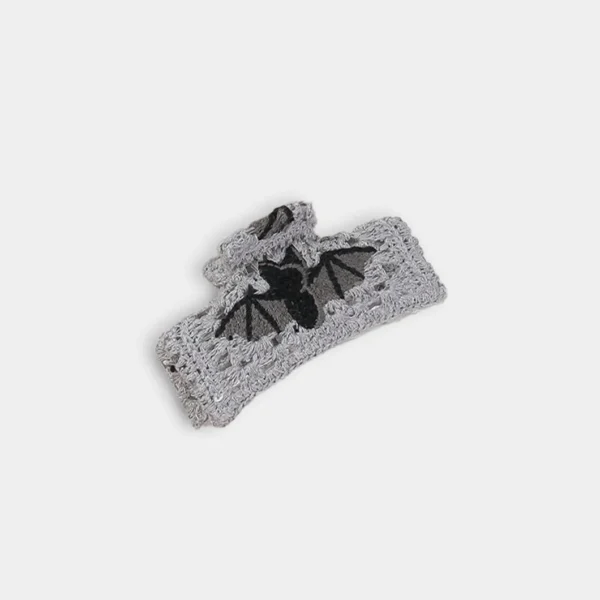 Knitted hairpin