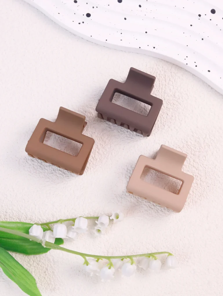 Polygonal small clip