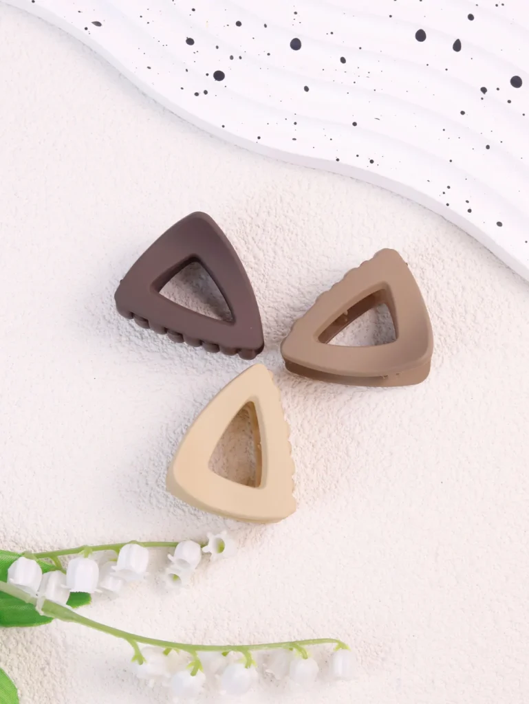 Polygonal small clip