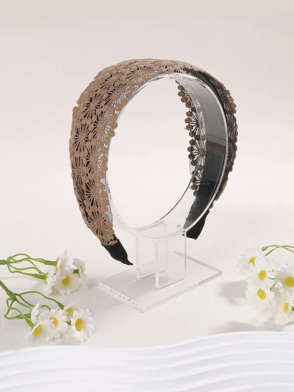 Wide wavy headband