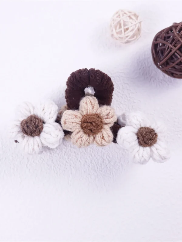 Plush knitted hair claws