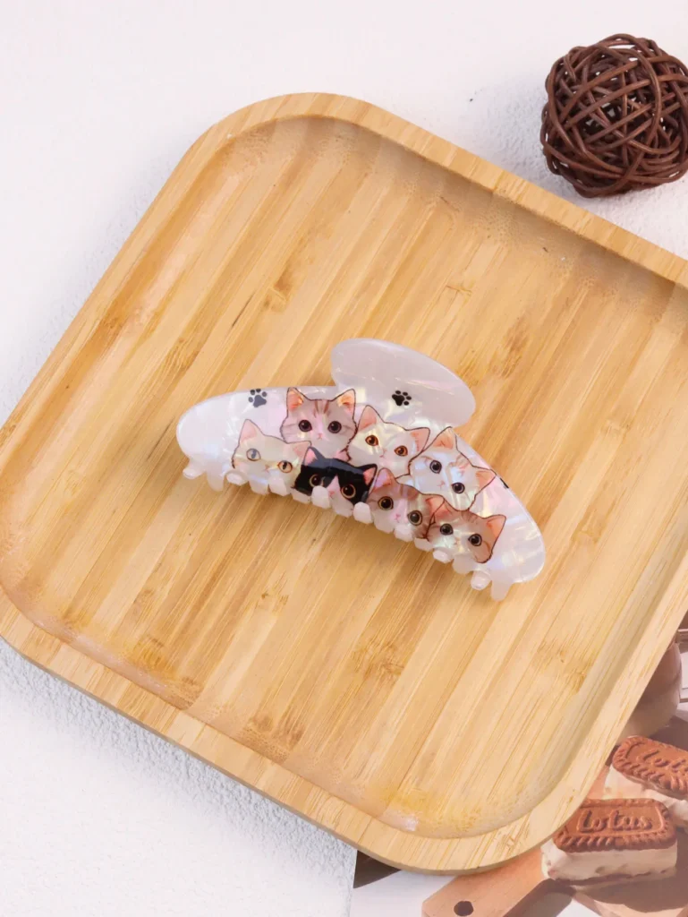 Cat semicircular hair claws