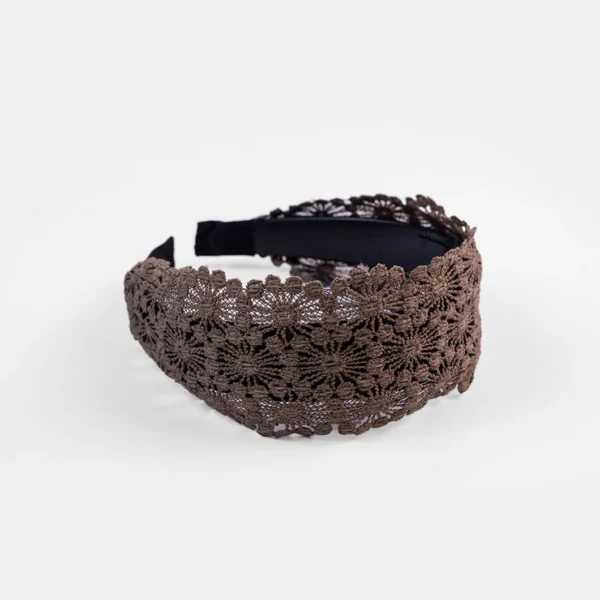 Wide wavy headband