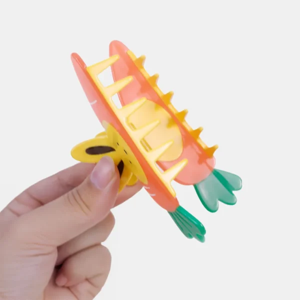 Cute carrot rabbit hair scratcher