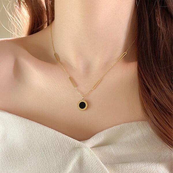 Double-sided round titanium necklace